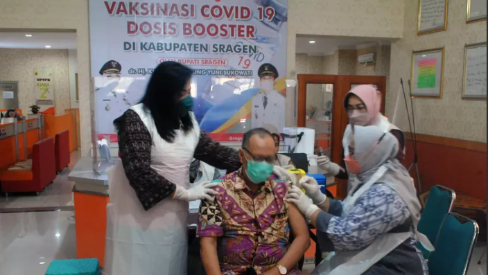 Program Vaksinasi Booster Gratis untuk Lansia Kini Meluas di 15 Provinsi